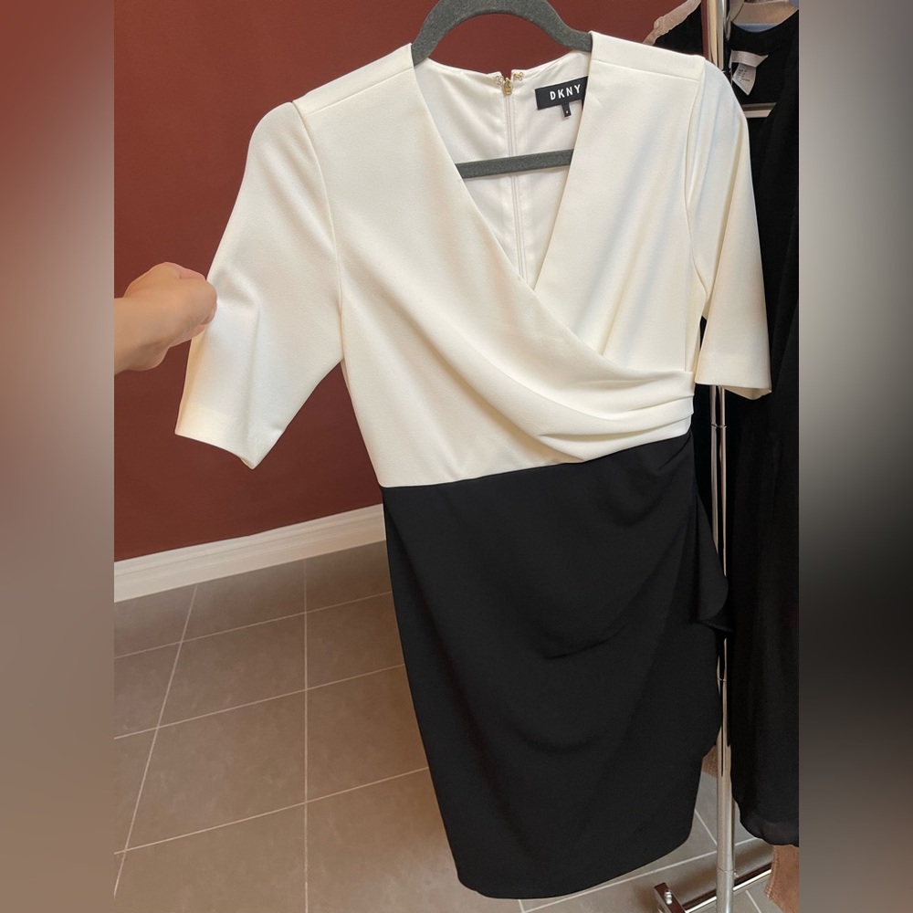 DKNY Black and white colorblock v neck Pencil skirt dress